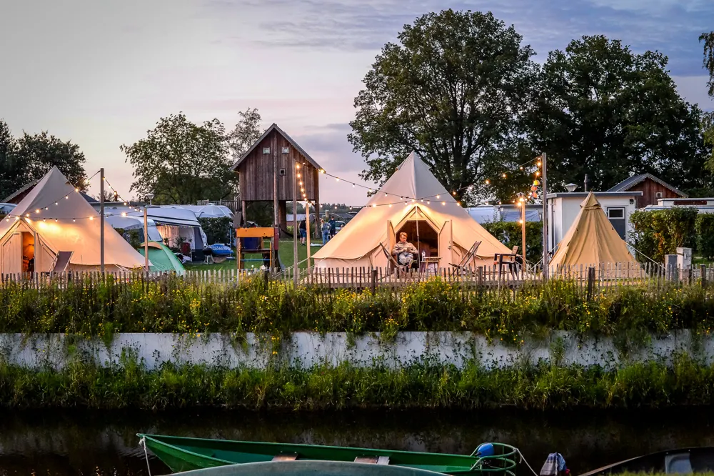 Happy harbour tent met privé sanitary