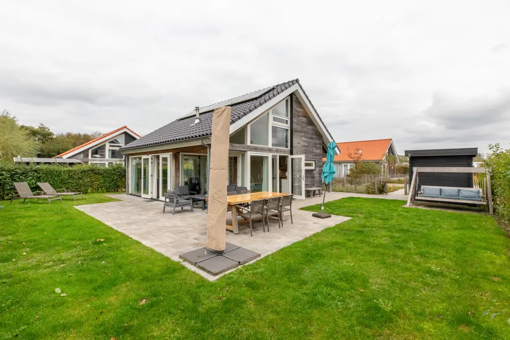 Zonnedorp 17 Zeewinde Renesse: Comfortable Vakantiehuis near the beach