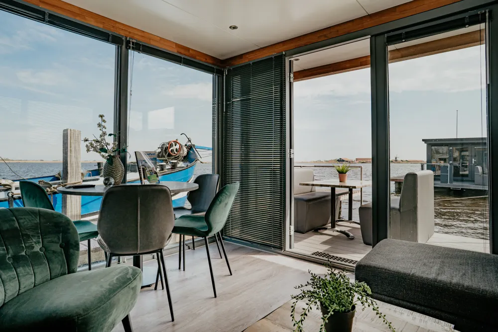 Woonboot Havenlodge Uitgeest voor 4 personen in Uitgeest